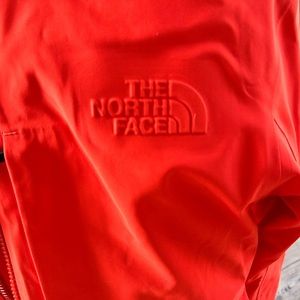 Men’s orange north face ski/snowmobile/coat! Minor scuff marks on sleeves
